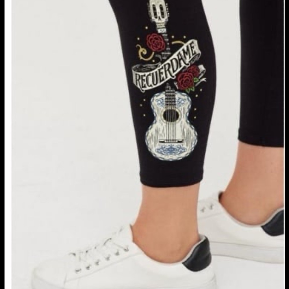 HP๐Torrid Crop Legging - Disney Coco Miguel Guitar - Picture 9 of 10
